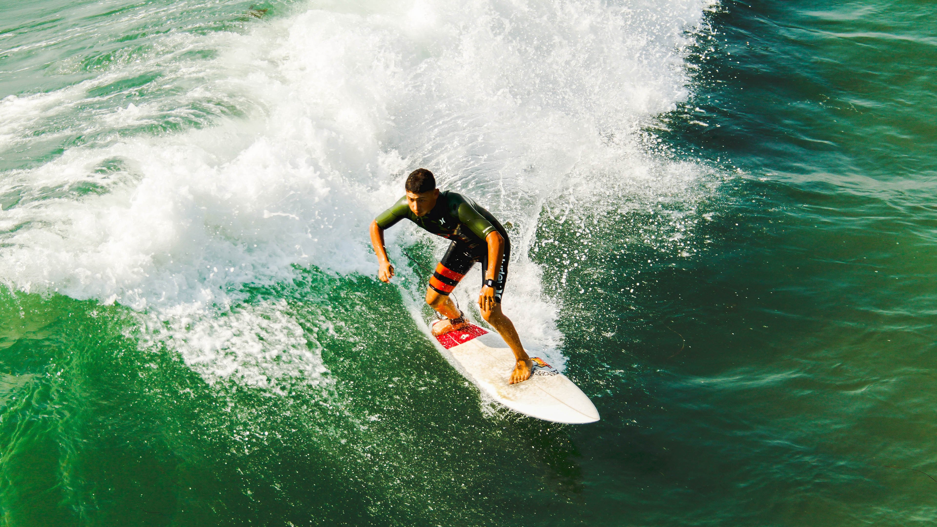 红魔防线前的独舞，卡马文加撕裂曼联，宣告新时代中场降临